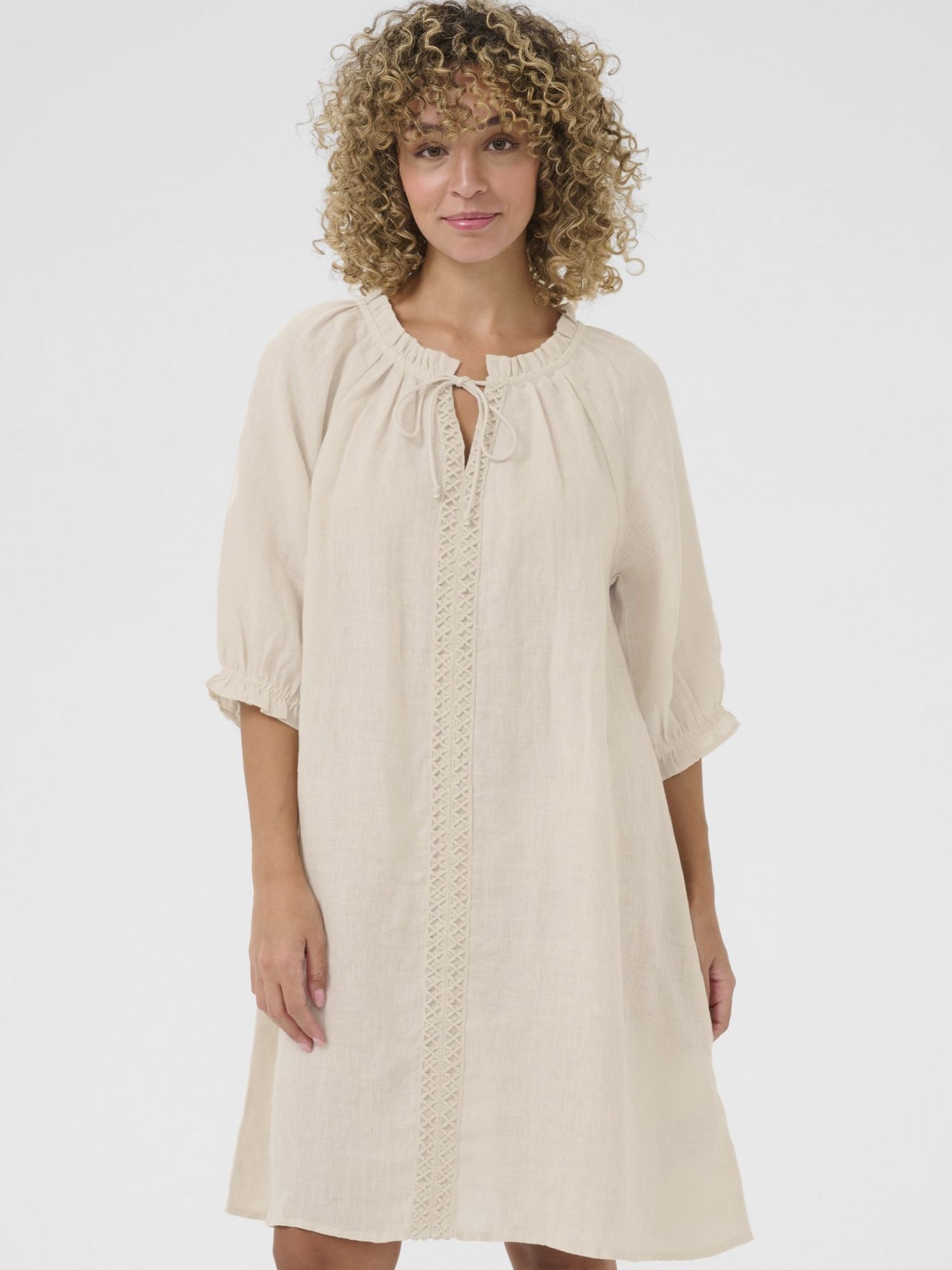 Cream, Bellis Pellavamekko