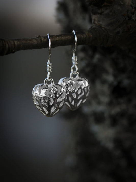 Hopeapuro, Rakkaus Korvakorut