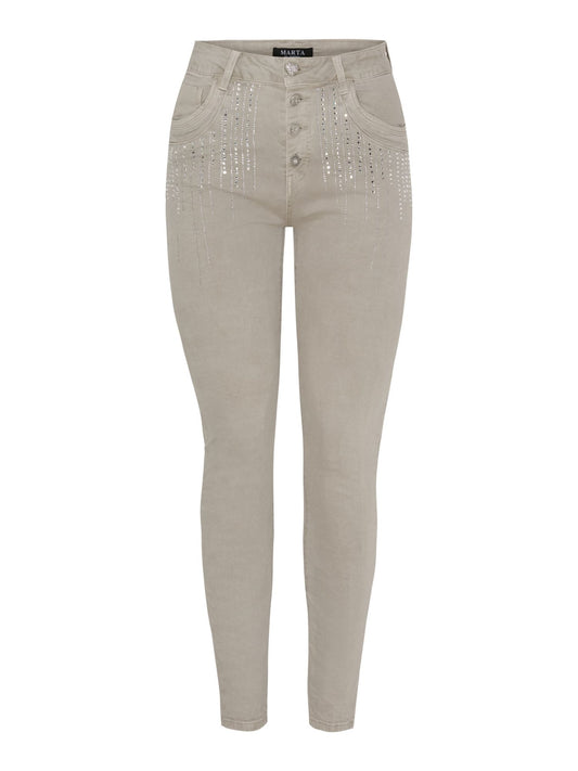 Marta du Chateau, Emma Housut