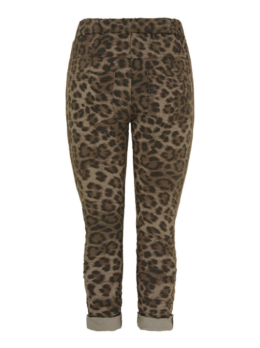 Marta du Chateau, Estelle Housut