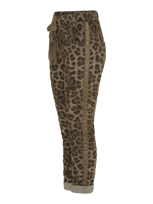 Marta du Chateau, Estelle Housut