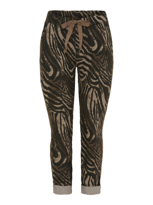 Marta du Chateau, Fabienne Housut