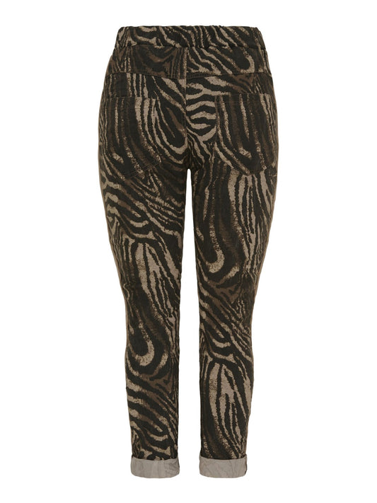 Marta du Chateau, Fabienne Housut