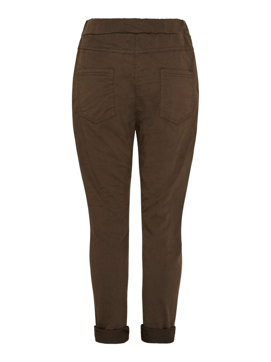 Marta du Chateau, Kallie Housut