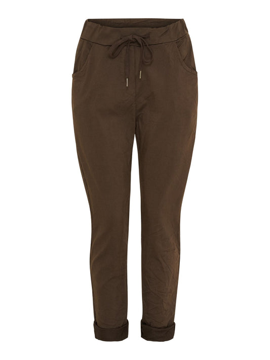 Marta du Chateau, Kallie Housut