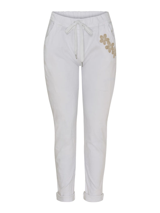 Marta du Chateau, Talia Housut