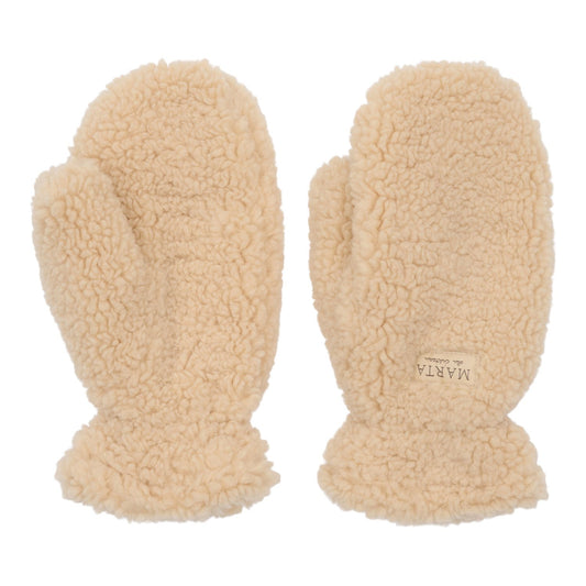 Marta du Chateau, Lapaset