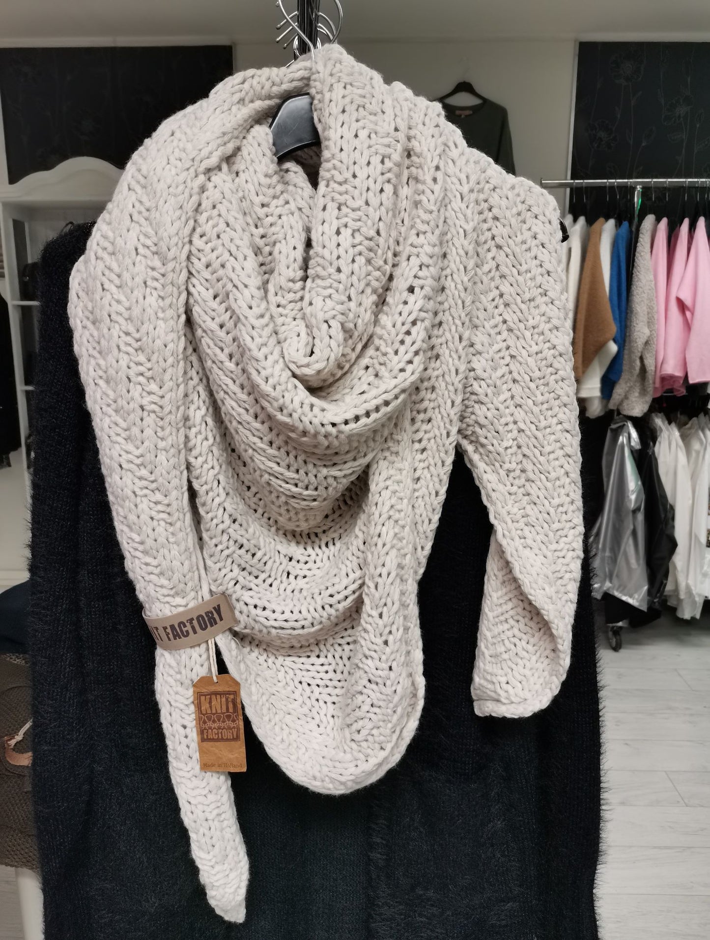 Knit Factory, Neulehuivi