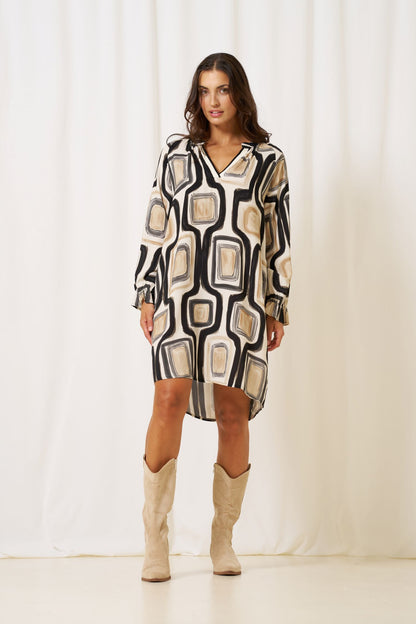 Marta du Chateau, Estelle Mekko