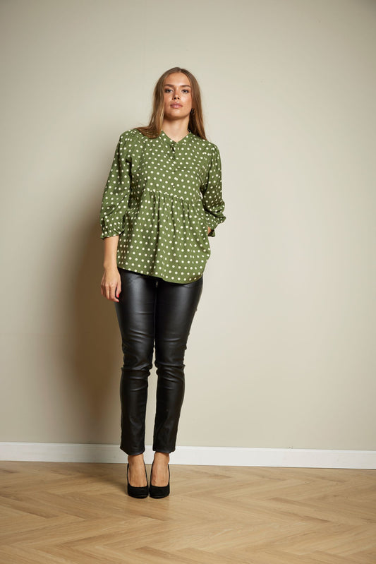 Ze-Ze, Dottie Pusero